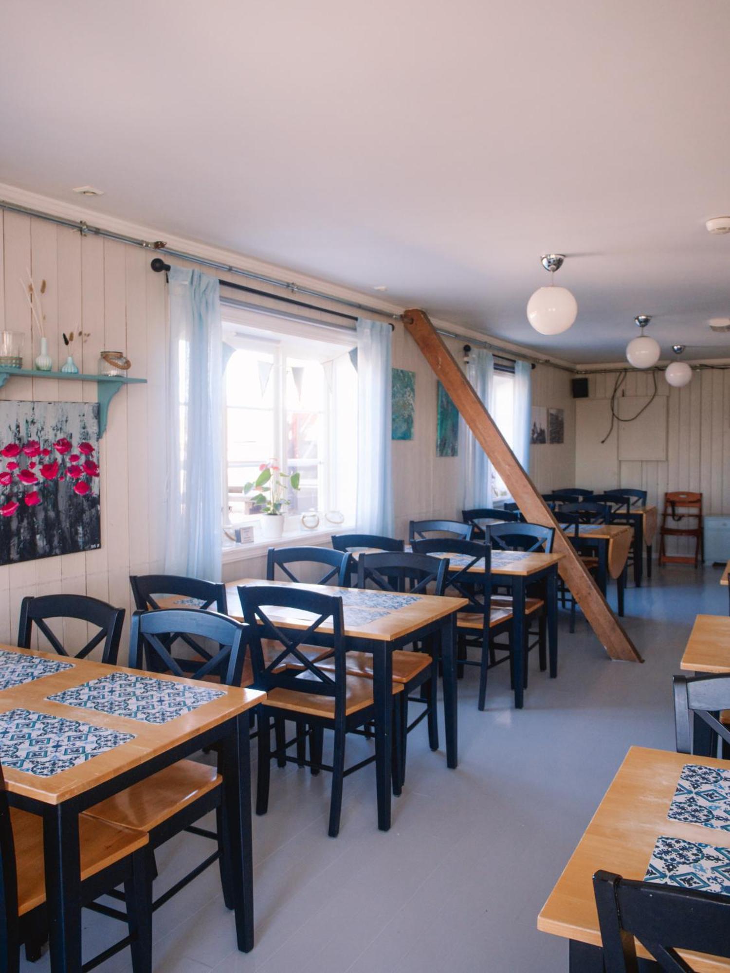 Finnholmen Brygge Henningsvaer Luaran gambar