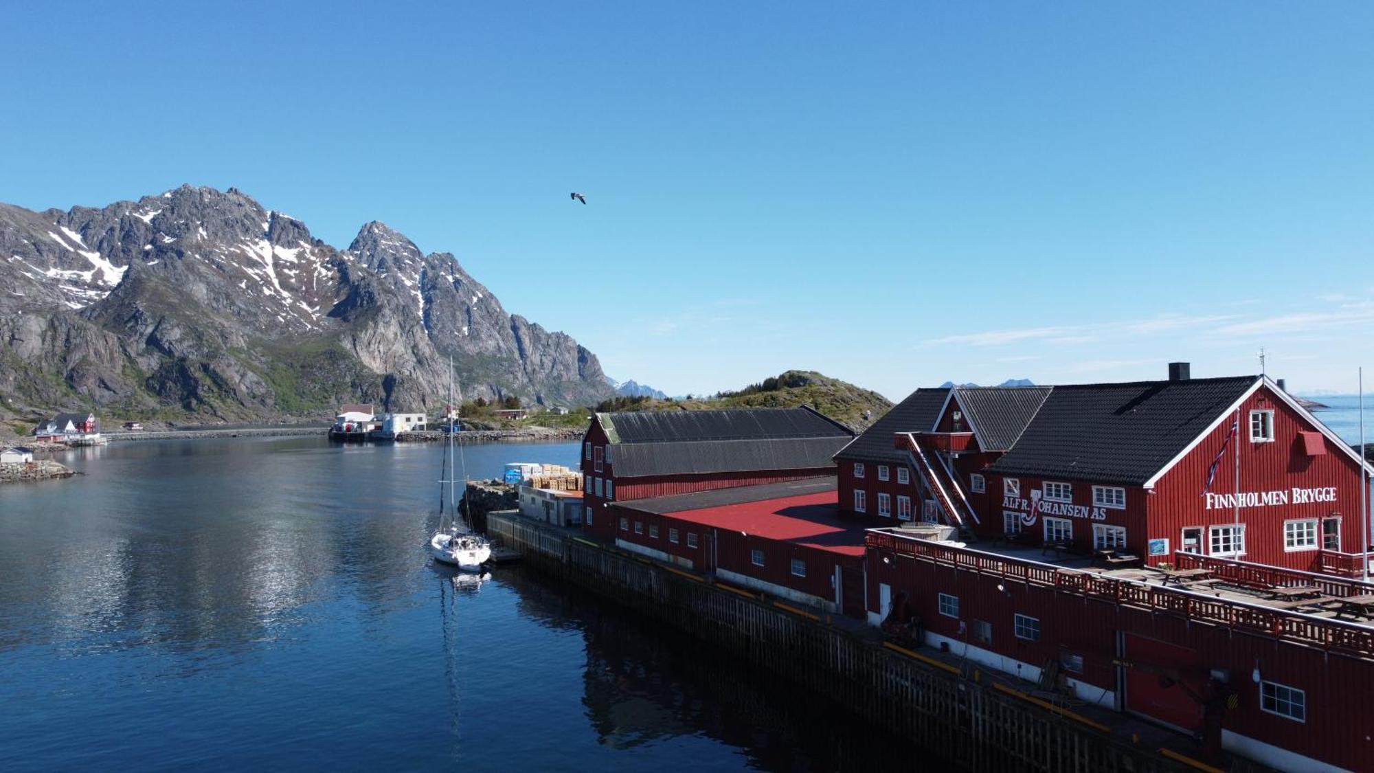 Finnholmen Brygge Henningsvaer Luaran gambar