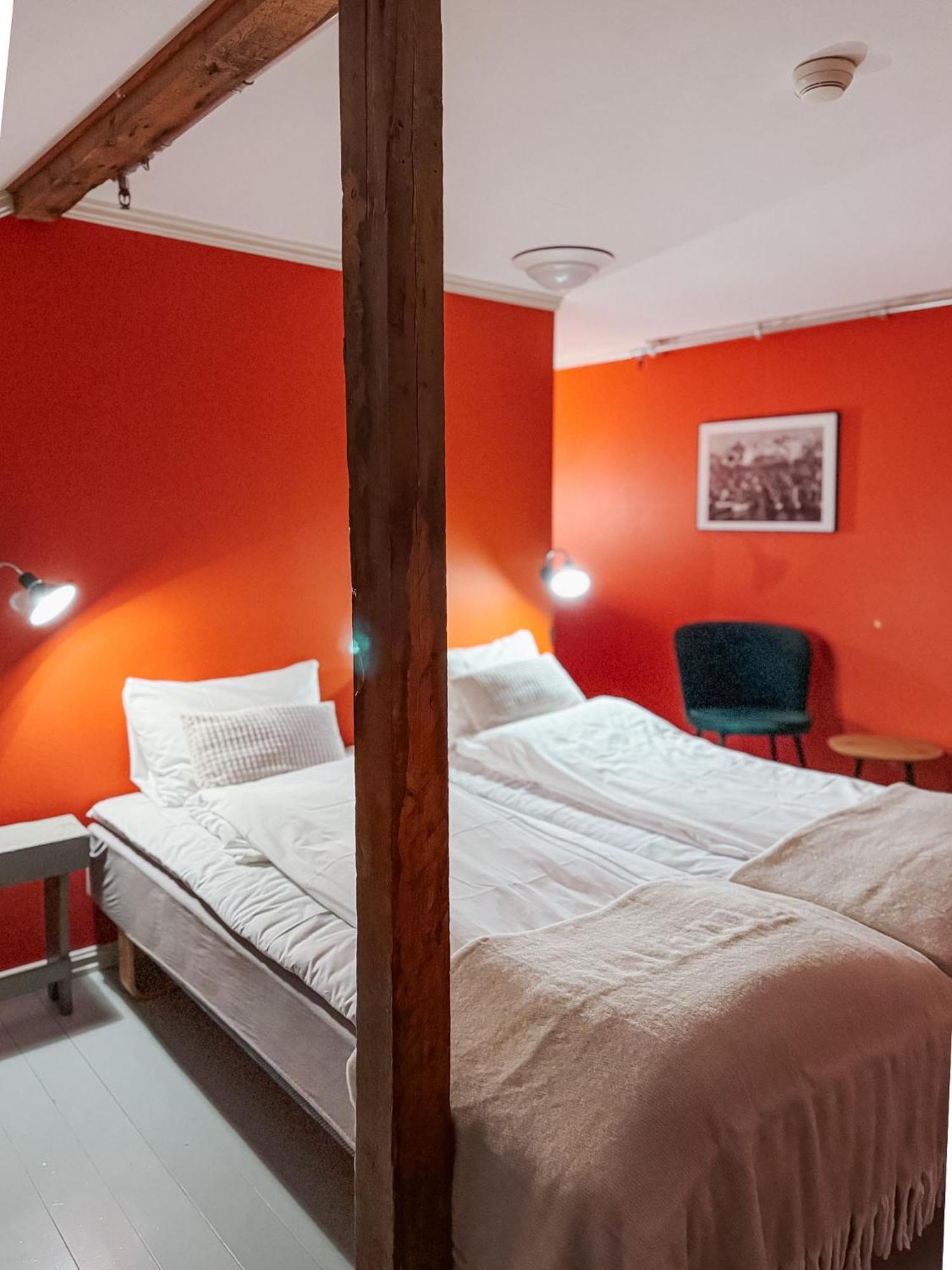 Finnholmen Brygge Henningsvaer Luaran gambar